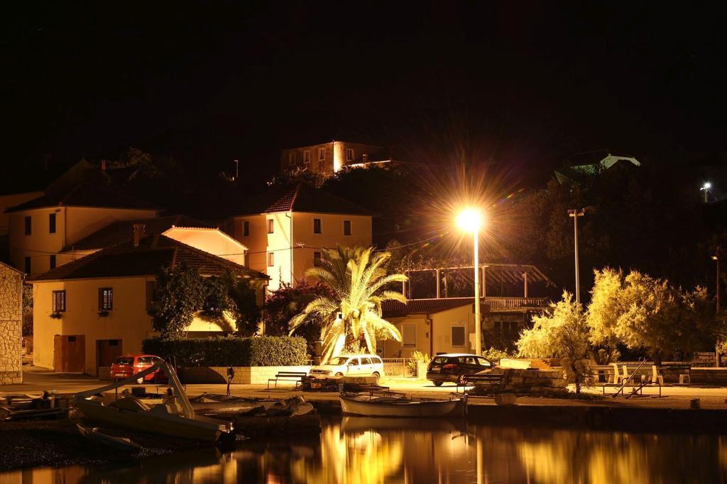 Villa Menalo Hodilje 外观 照片