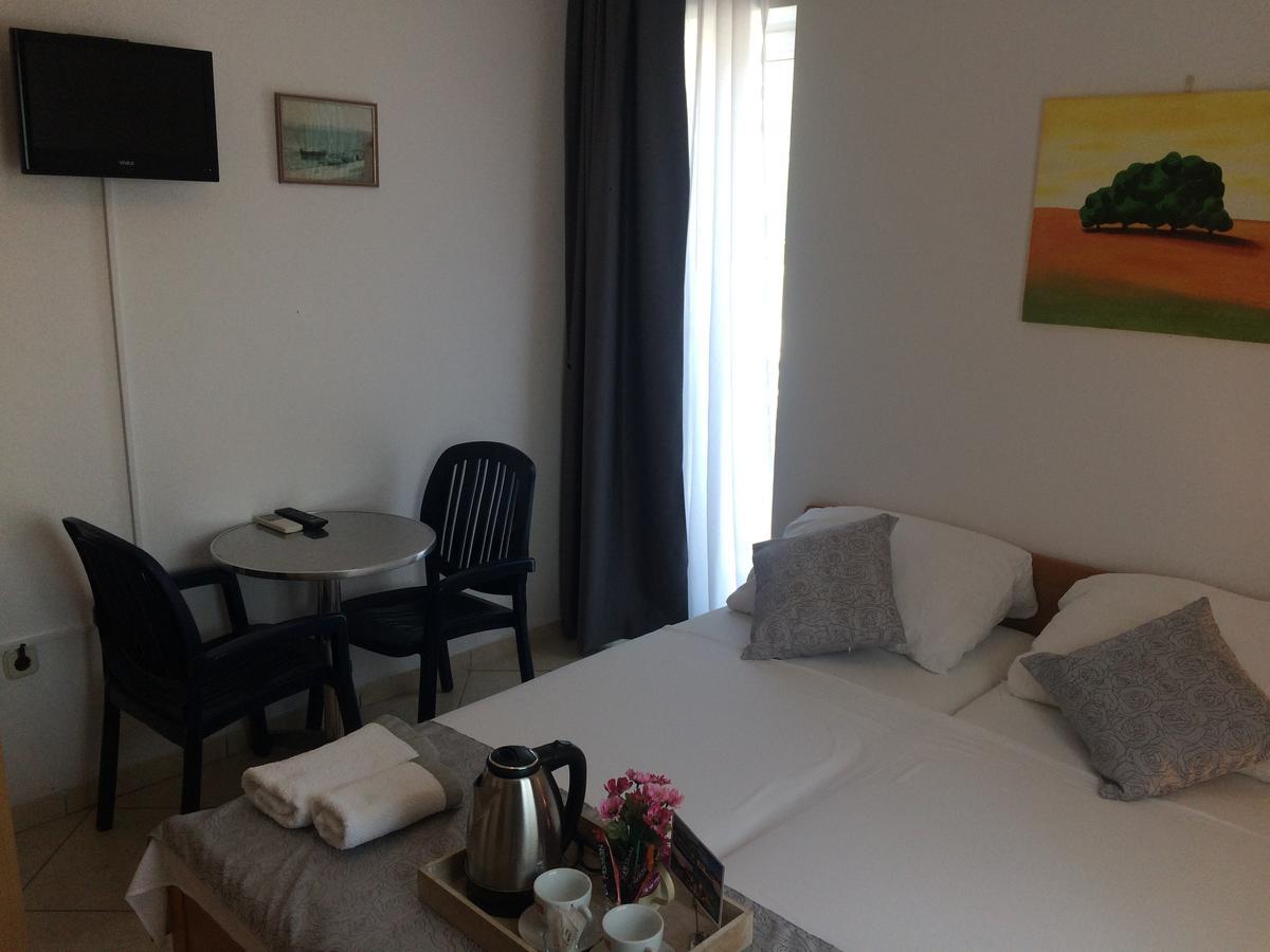 Villa Menalo Hodilje 外观 照片