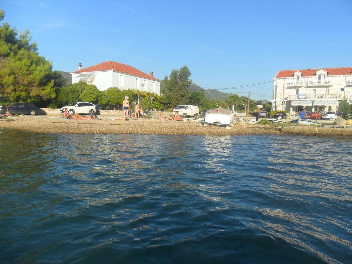 Villa Menalo Hodilje 外观 照片